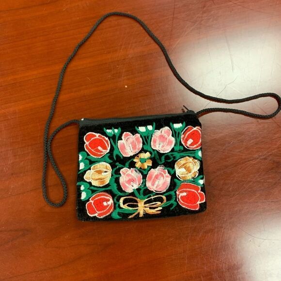 Vintage Handbags - Vintage Black Velvet Floral Embroidered Bag